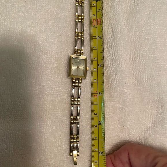 Anne Klein Ladies watch-Gold and Silver. Pretty!! - Picture 6 of 6
